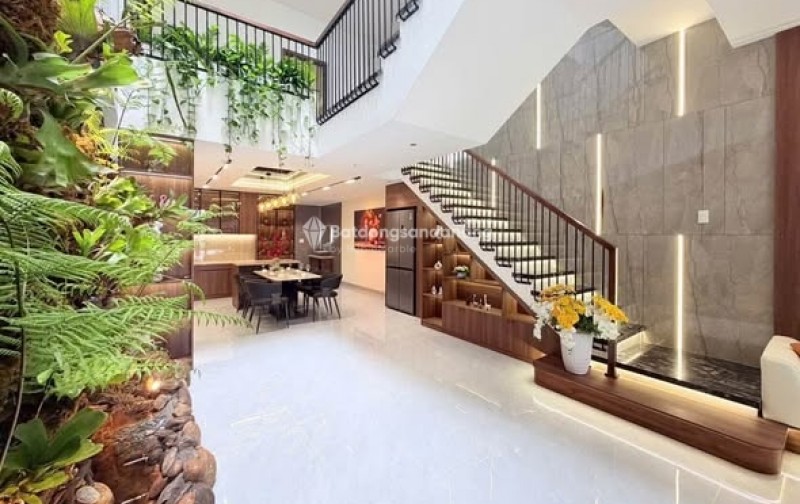 Nhà Đẹp tại Hoà Xuân, gần đại siêu thị AEON MALL, sát góc Văn Tiến Dũng