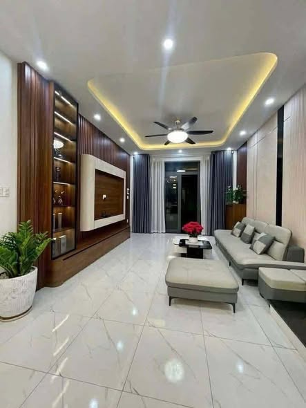 Cho thuê nhà 3 tầng kiệt oto điện biên phủ gần mẹ nhu gần siêu thị coopmart, kiệt vào 5m5 gần đường chính