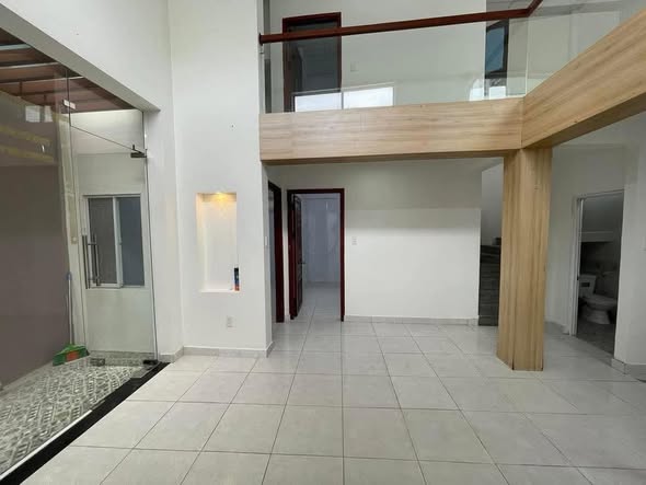 Cho thuê nhà 2 tầng kiệt ngô quyền - sơn trà gần cầu rồng và khách sạn mường thanh, kiệt vào 2m5 gần đường chính