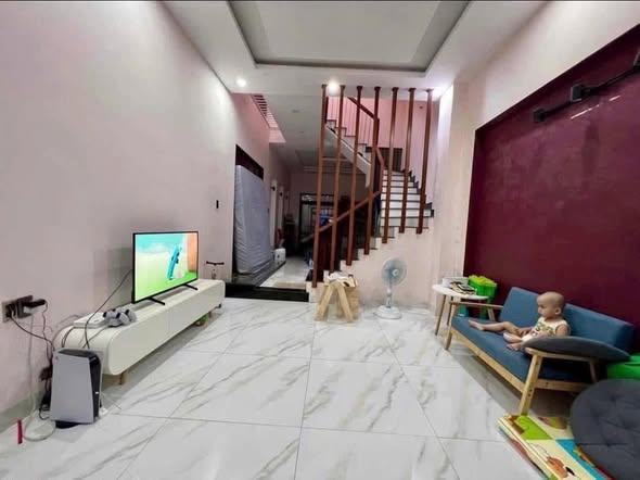 Cho thuê nhà 3 tầng kiệt quang trung gần đống đa, kiệt vào nhà 2m5 gần đường chính