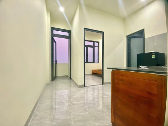 Căn hộ 1 phòng ngủ riêng đầy đủ nội thất ở gần bến xe