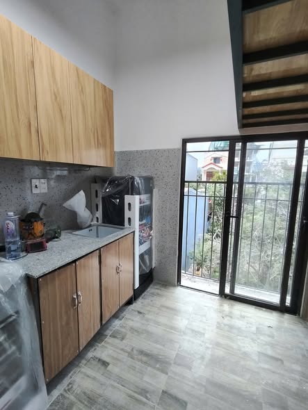 Trống sẵn căn hộ thiết kế studio có gác lửng.